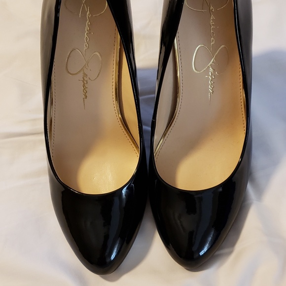Jessica Simpson size 7 patent leather heels - Picture 2 of 4